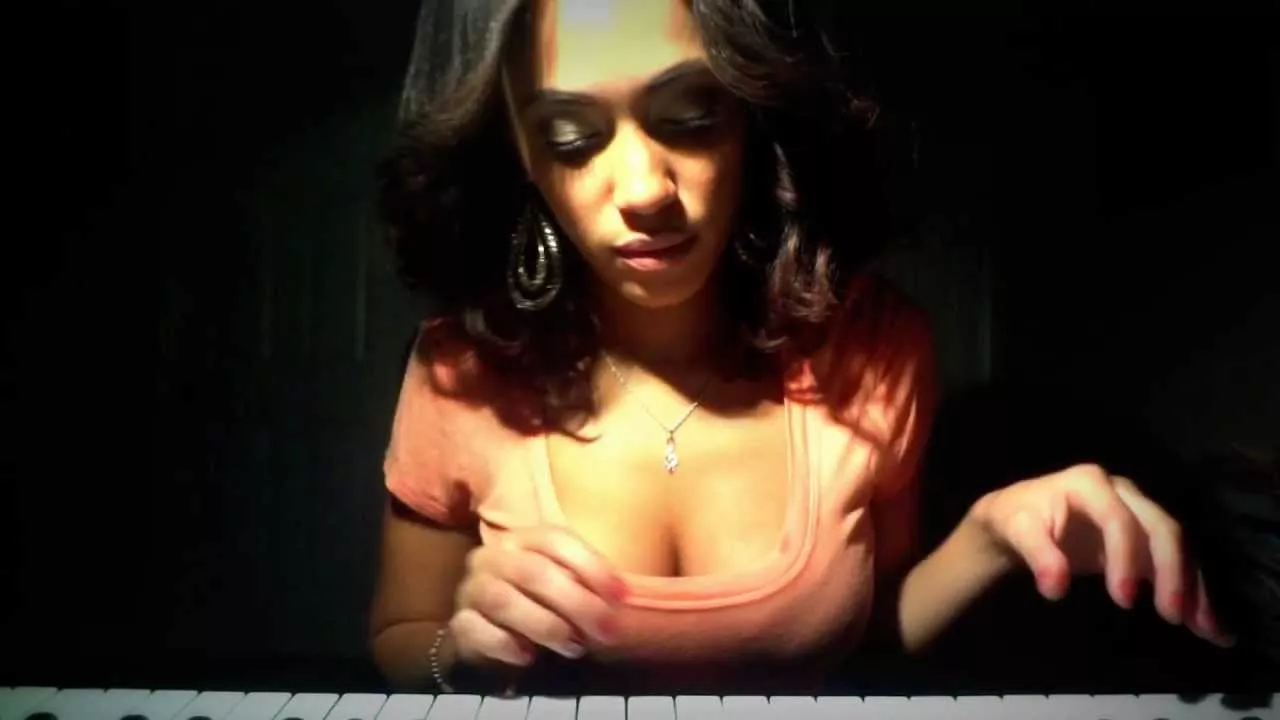 Phyllisia Ross posted by AdviceGivingBlackGuy