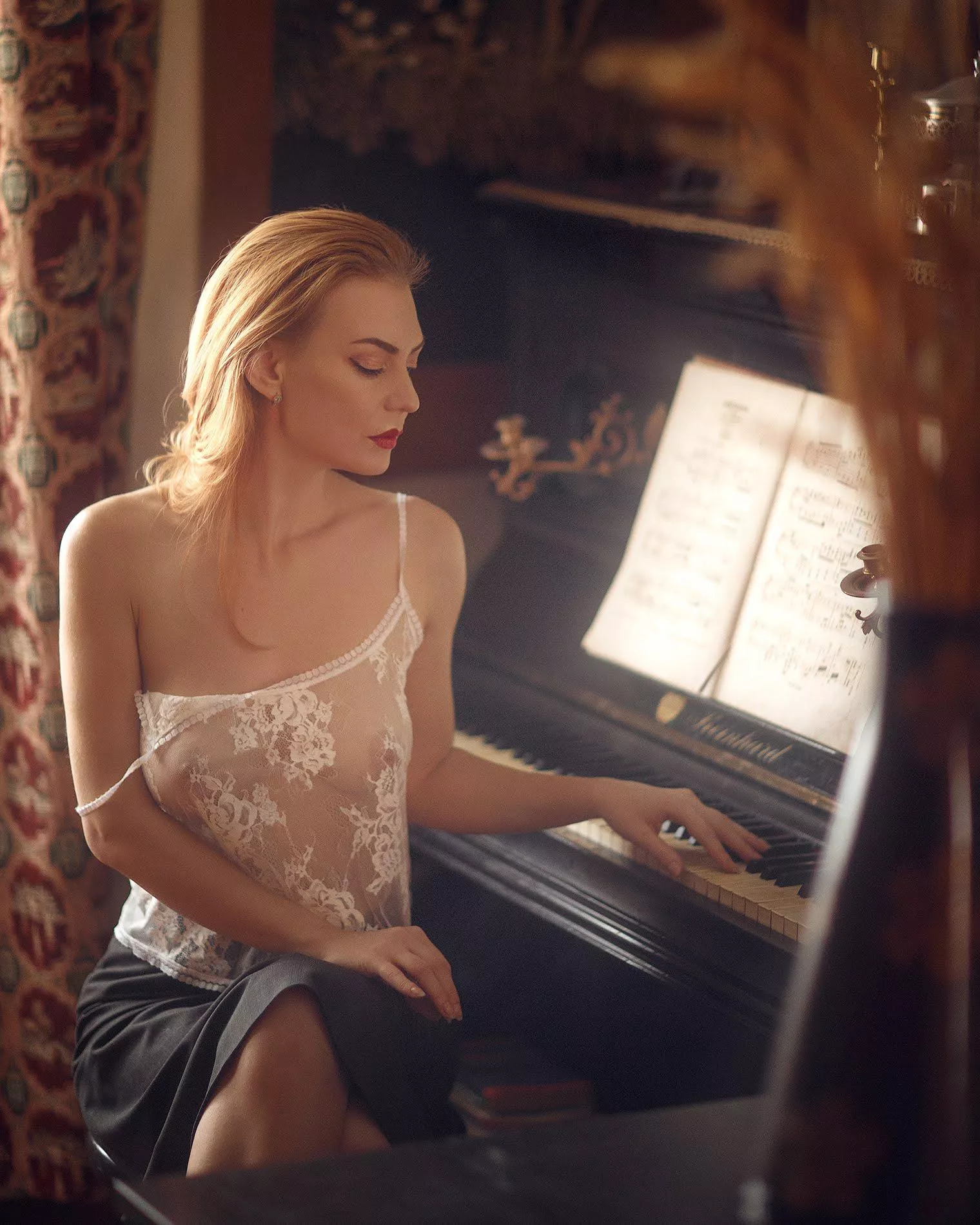 Piano lessons 🤔 posted by snflange