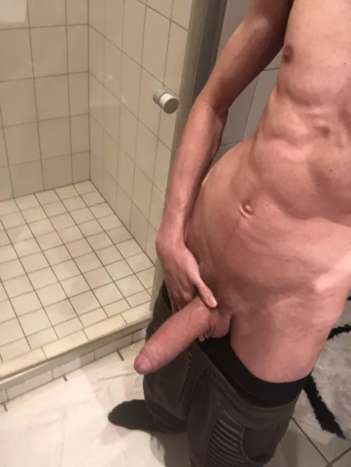 Pic before shower 😉 by Damnbro_420