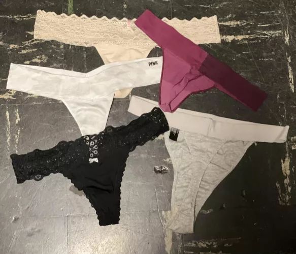 Pick One!! 30$ -2days, 5$-farts❤️, 10$- Exercise, and more msg me !! on here or kik: @sniffmyasss by I12kissu