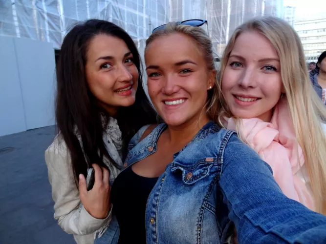 Pick one by Hyljekuningas