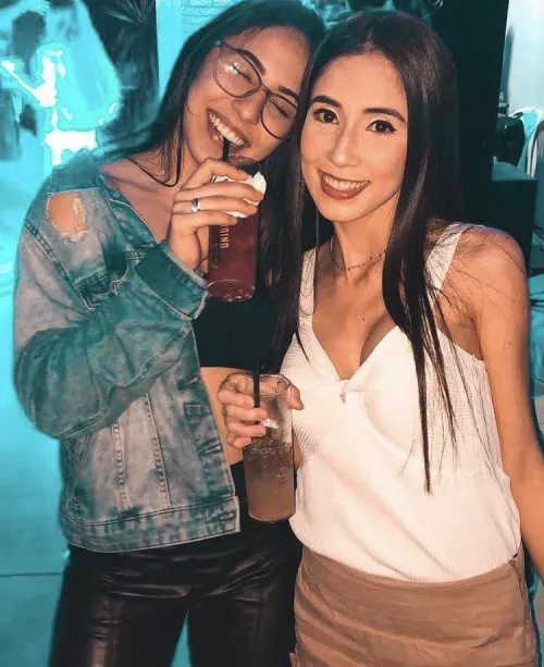 Pick one to give u a blowjob [2] by ptariazinha2