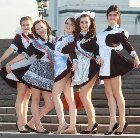 Pick your maid by arrayoutofbounds