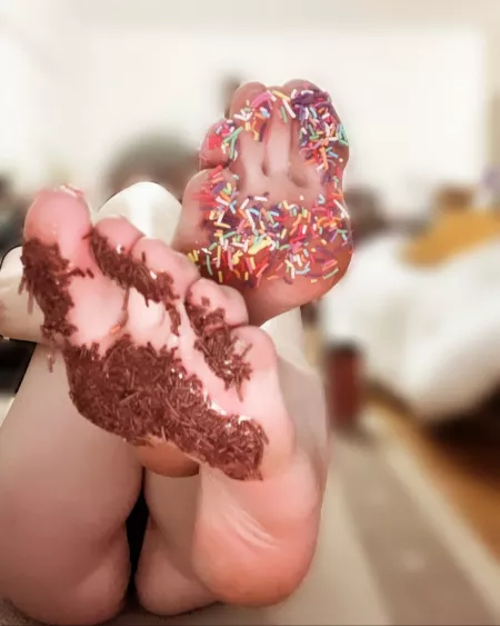 Pick your poison 🍫🍭 by bettytush