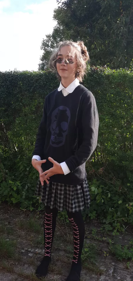 Pictures aren't my strong suit, but here's a cool picture of👍 by Nutella_Lord