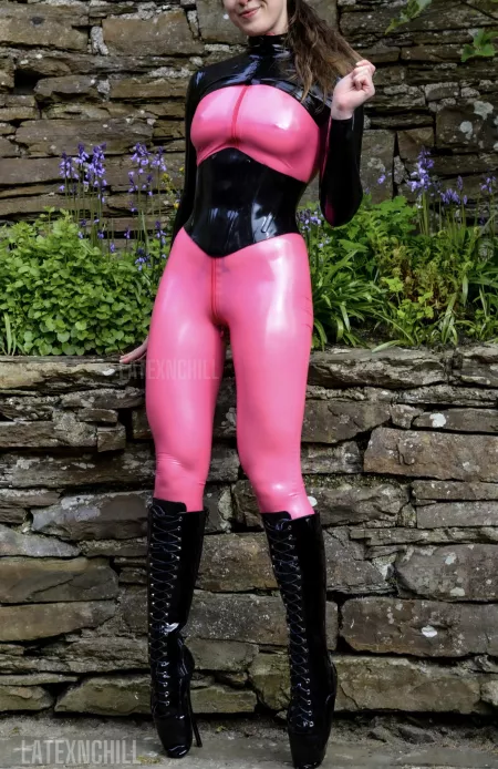 Pink like bubblegum, and just as delicious in these knee high ballet boots. by LATEXnCHILL