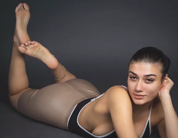 Pink Toes by trashableaccount1