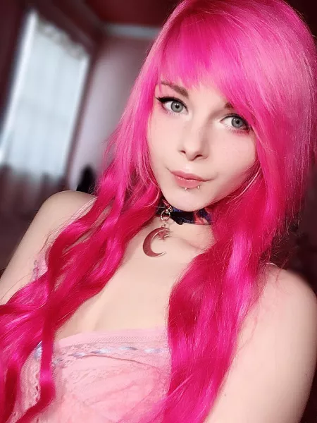 ❤️❤️ Pinkie girl by [deleted]