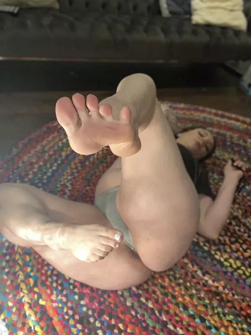 Pinky’s out by yoursweetremedy