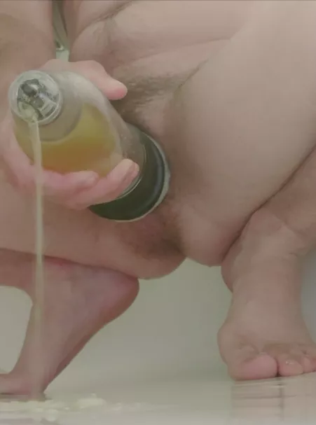 Pissing in a bathmate hydro by WildBoyTy