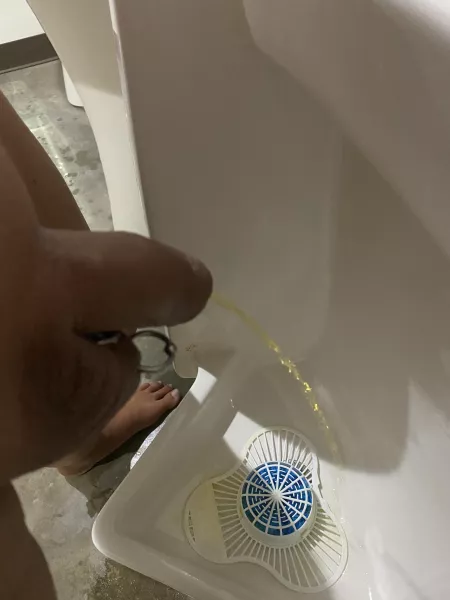 Pissing nude at the nude resort. by NoCoverCoEdDC