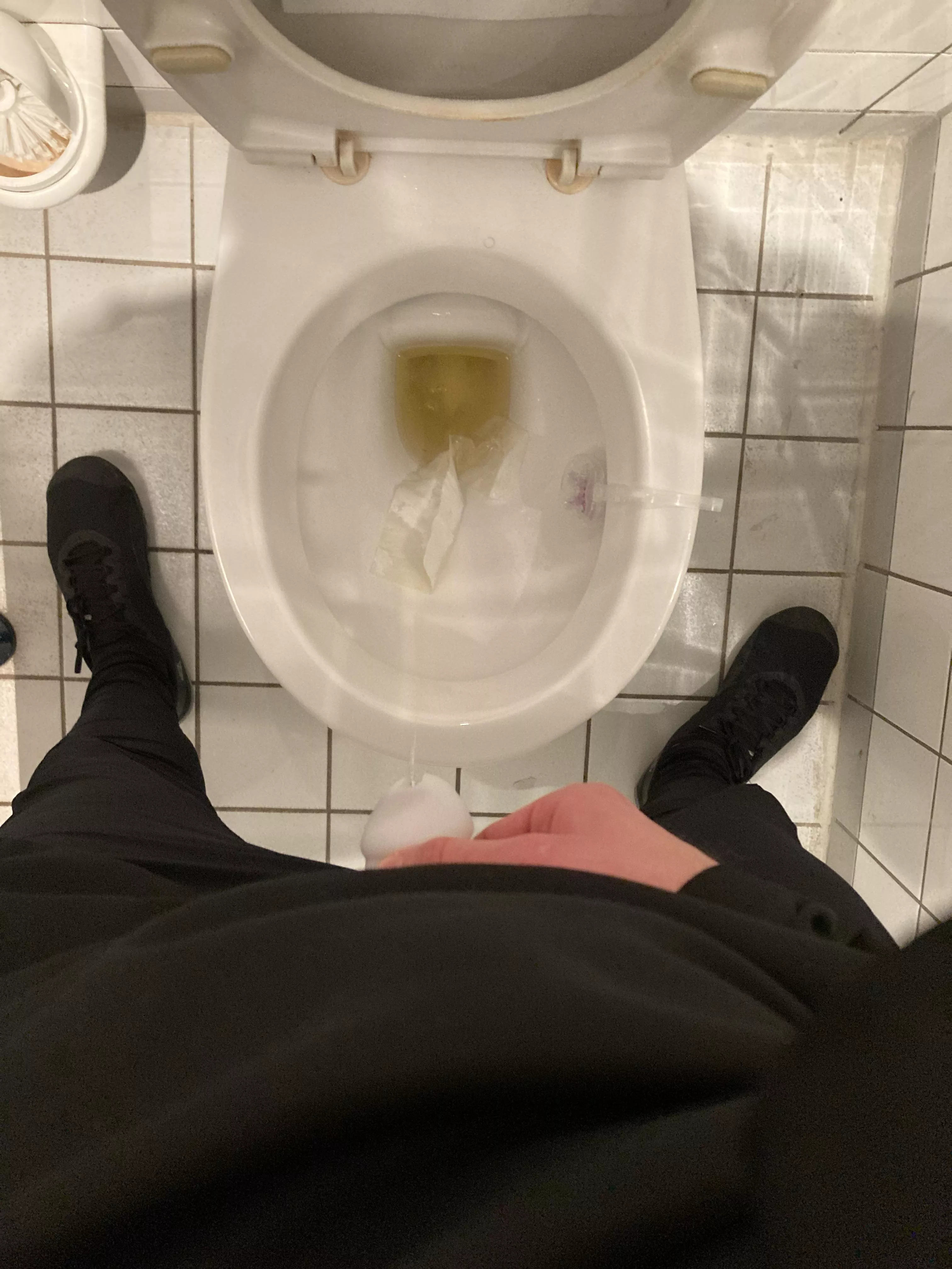 Pissing while wearing a cage posted by glenpenaxxx