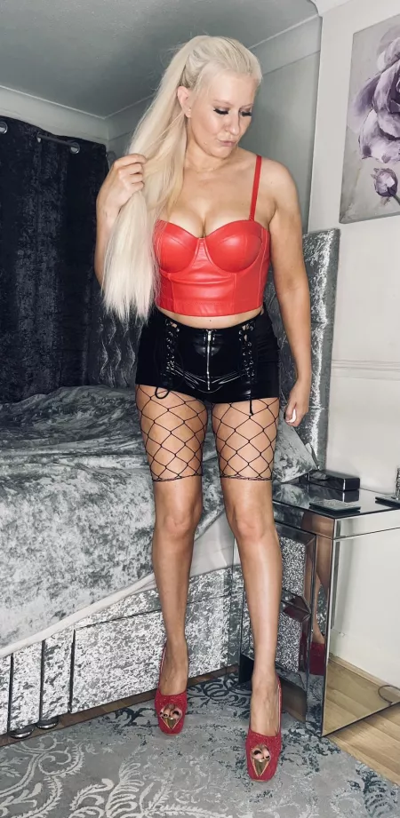 Place your bets Red or Black, fancy playing Roulette with a sexy little demon? by sparkly-and-savage