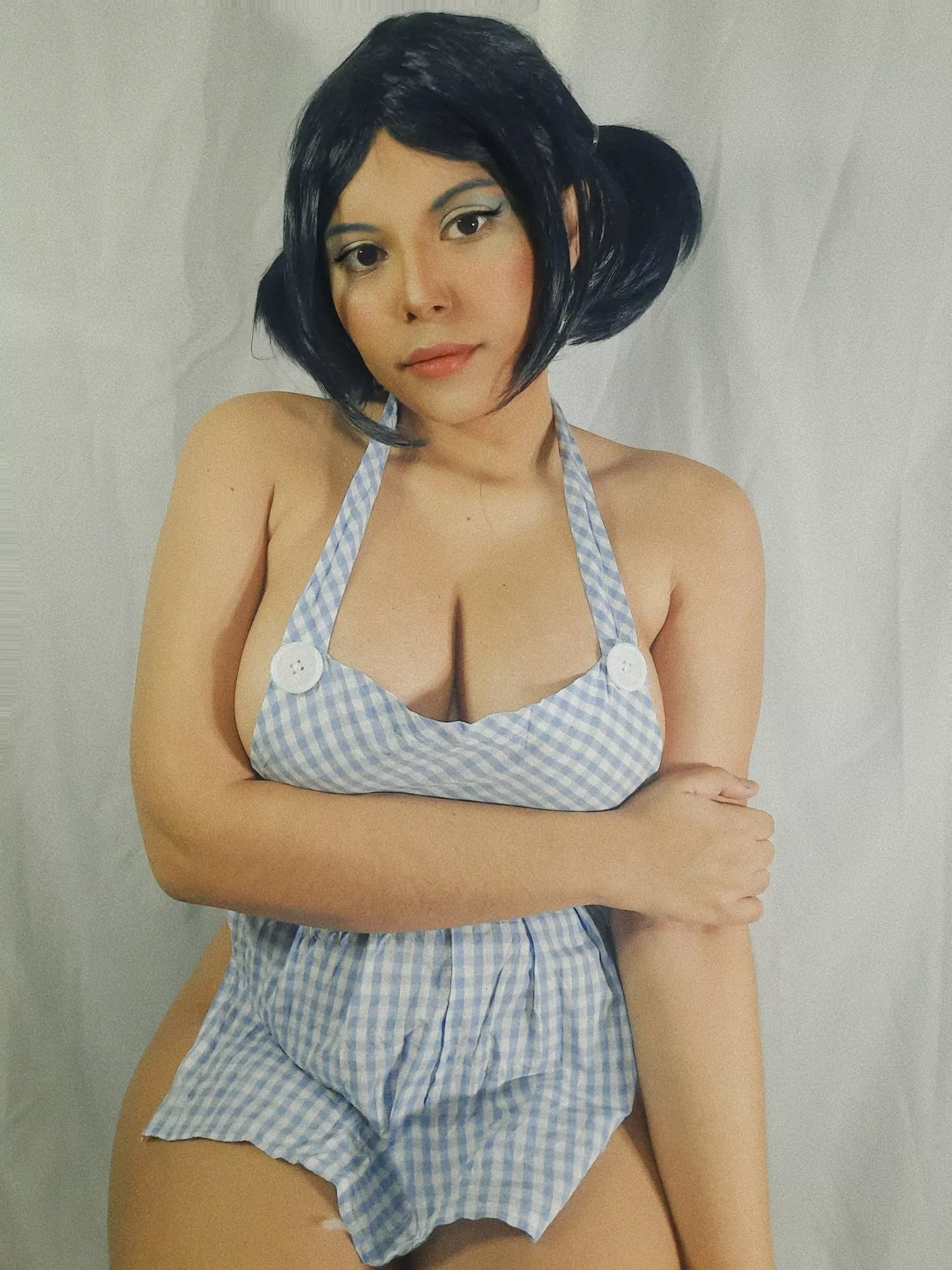 Plaid Apron by Nooneenonicos [OC] posted by nooneenoni