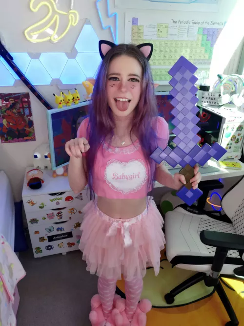 Play Minecraft with this kitten? 😊❤️ by lilfakegamer