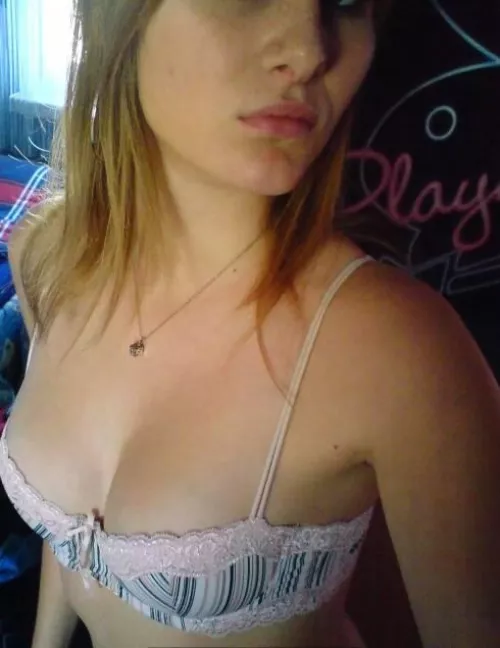 Play ro5gh with me????? by dirtysweet66