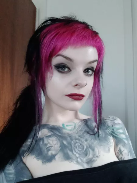 Play with me by PixxiGrrl_