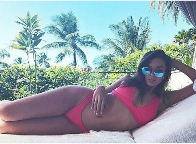 Playing as Hailee Steinfeld for people by Brie_Larson_Sexy