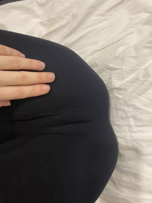 Playing in leggings is a lot of fun🐱💦 by 222Fae_Soul