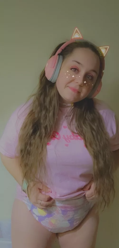 playing video games while padded is my favorite 💗 by Sidhe-Seer