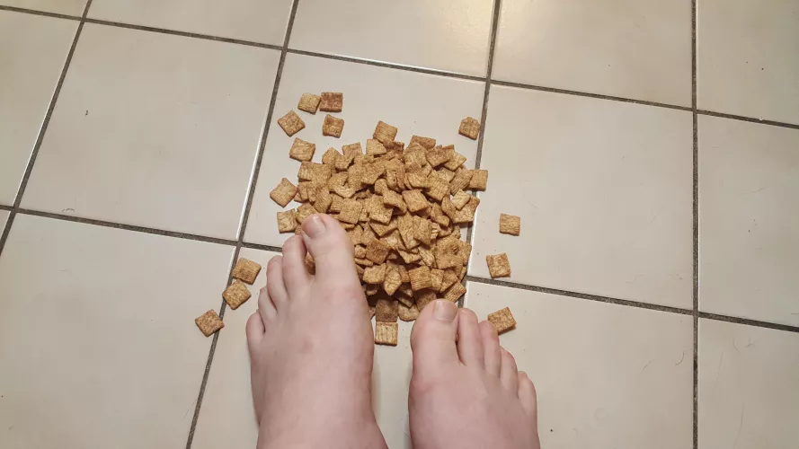 Playing with food gets me everytime by Bigfeet_viking