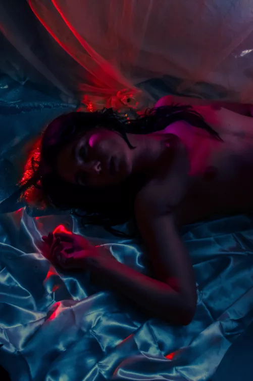 Playing with lights by moonymelt