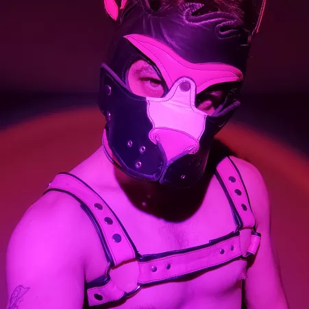 Playing with my new lights by kinky_chaser