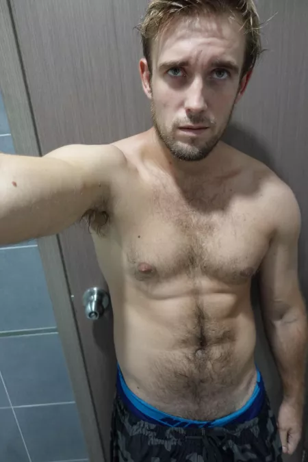 Playing with the camera 😁 by BenUKfriendly