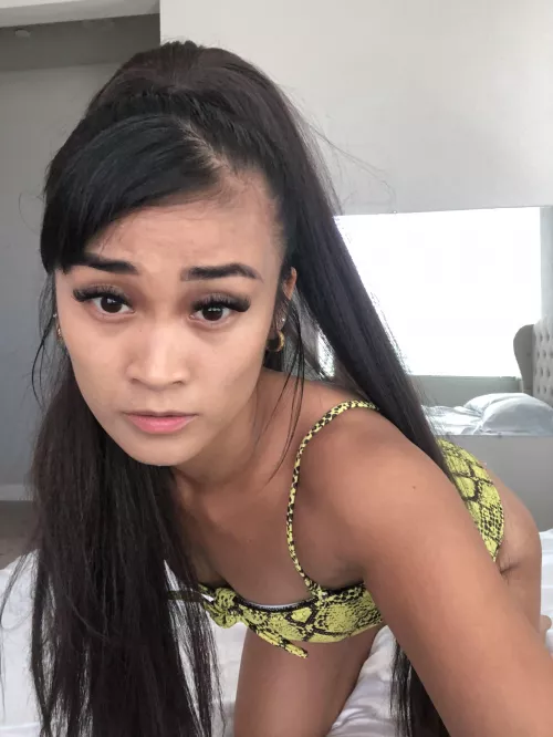 Please be mine honey 💋 by sunshinesina