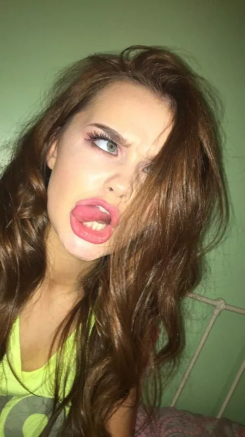 Please can I be your blowjob slut by missBrunetteGirll