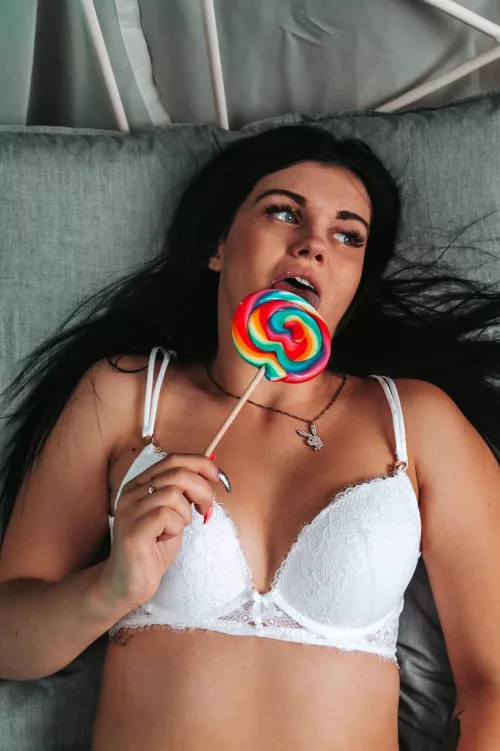 Please cum on my sweet face🥺 by bunnygirlregina