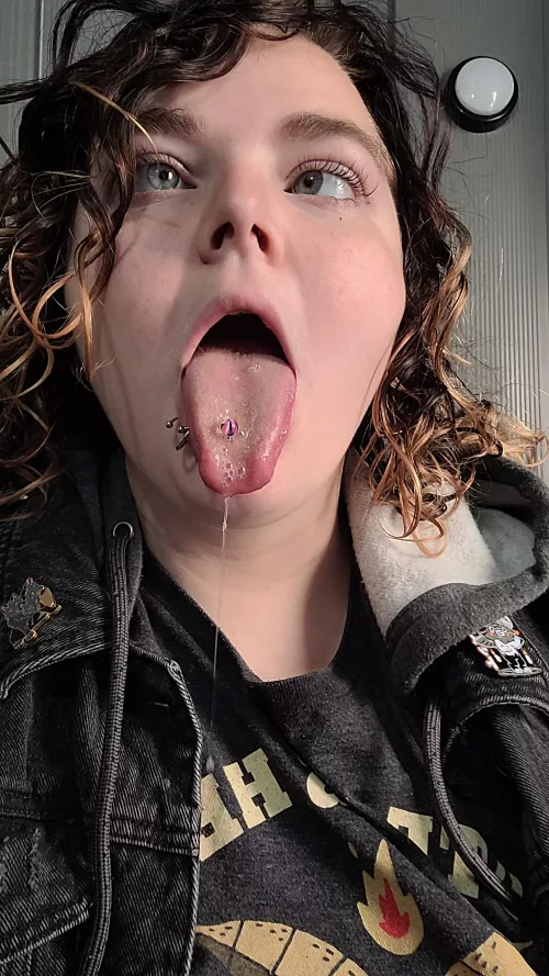 Please feed me your cum daddy by monstrous_cutie