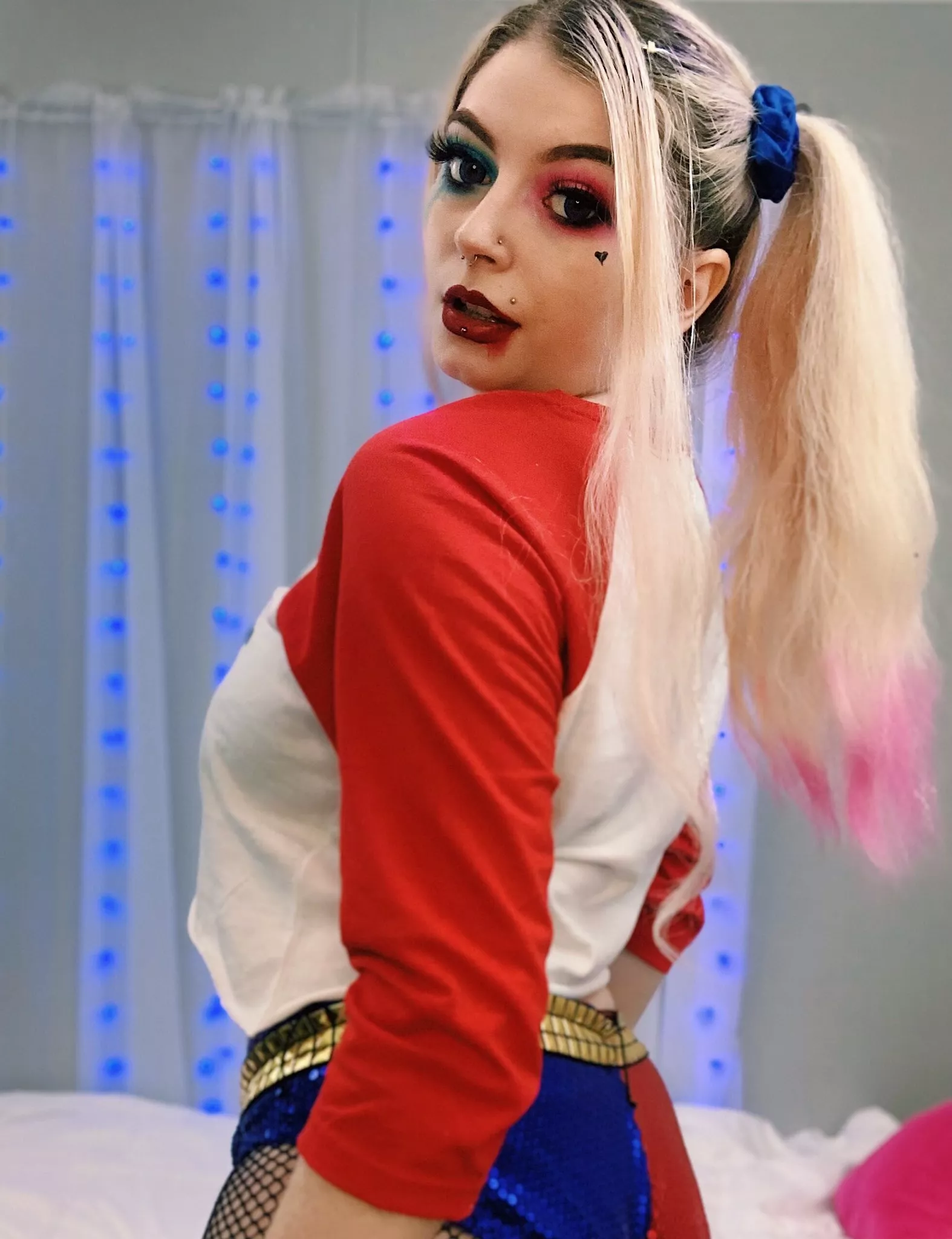 Please free vote for me in today's cosplay contest ❤ Paid votes for special prizes. Check comments! posted by katherinepine