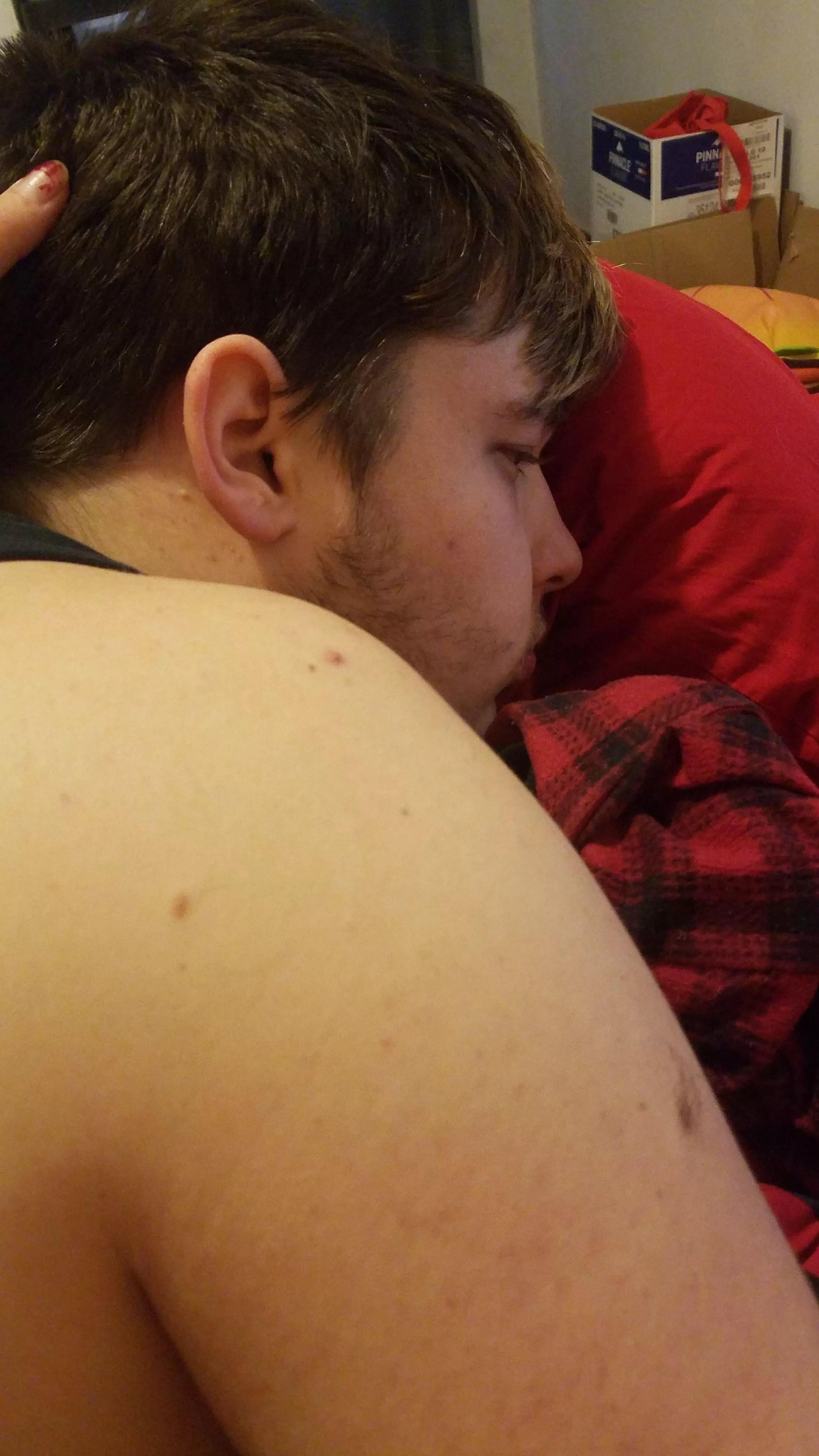 Please keep Daddy in your thoughts 👉👈 His grandma is in the Hospital and may not make it 💔😭 I love him so much and just want to be there for hims..... posted by hybrid-boop