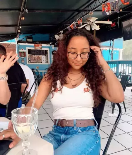 please kik: Slick_Spreadrum by ogglebop