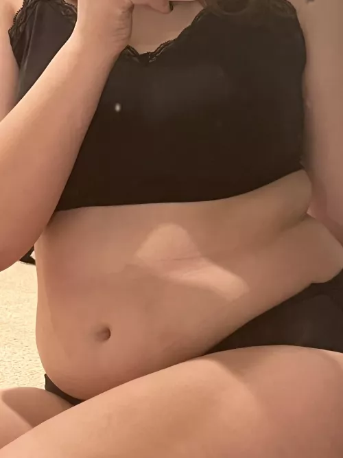 pls excuse my dirty mirror - anyway look at how chubby i am 👀 by enbypig