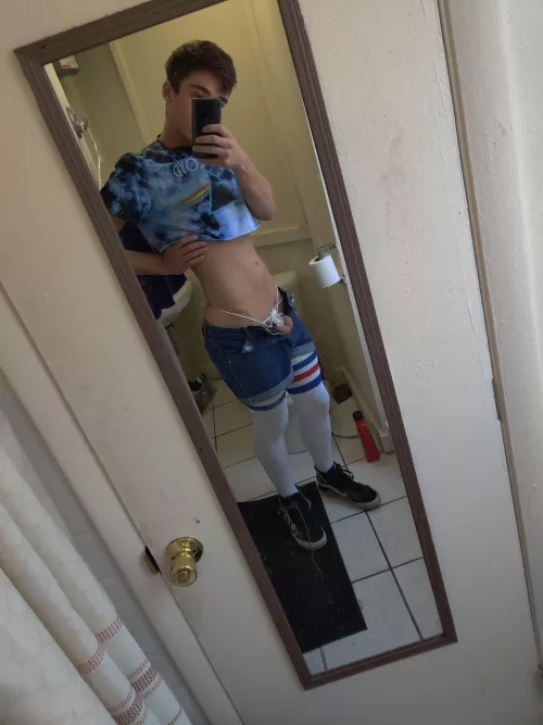 Pls help me fit into a smaller cage 😘 by bellaraven2020