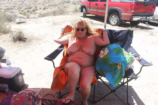 Plump blonde nude in the desert by Udderluvr2020