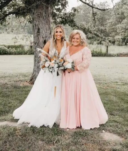 Plump mom and daughter by toss195559