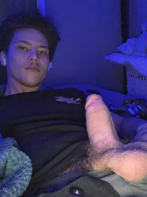 Pm me if you play apex by peekajeww