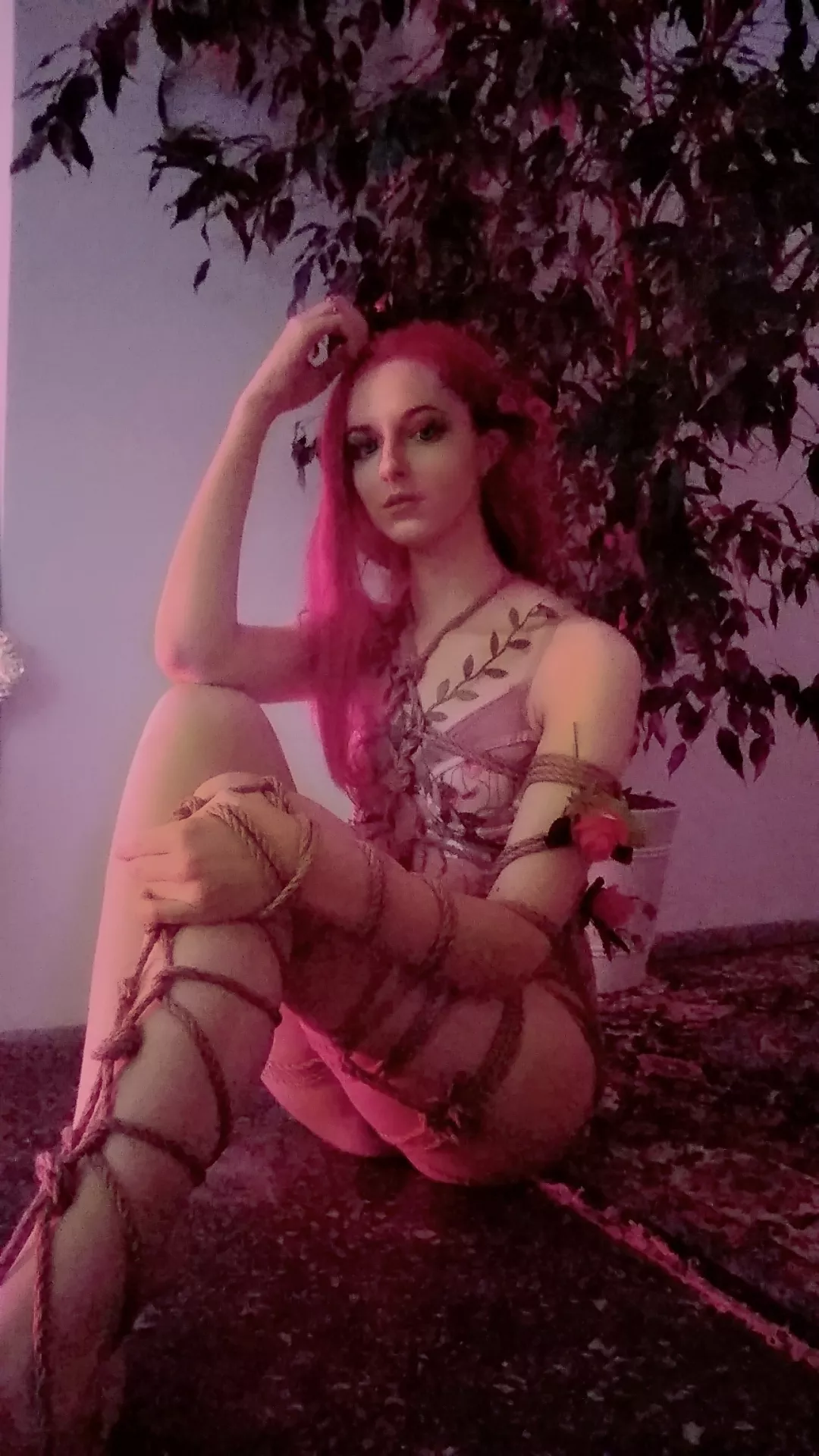 Poison Ivy [Harley Quinn] - ero-cosplay by Truewolfy posted by Truewolfy