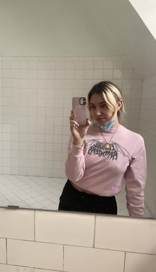 Pokies in the school washroom ;) by LuxxuryCar23