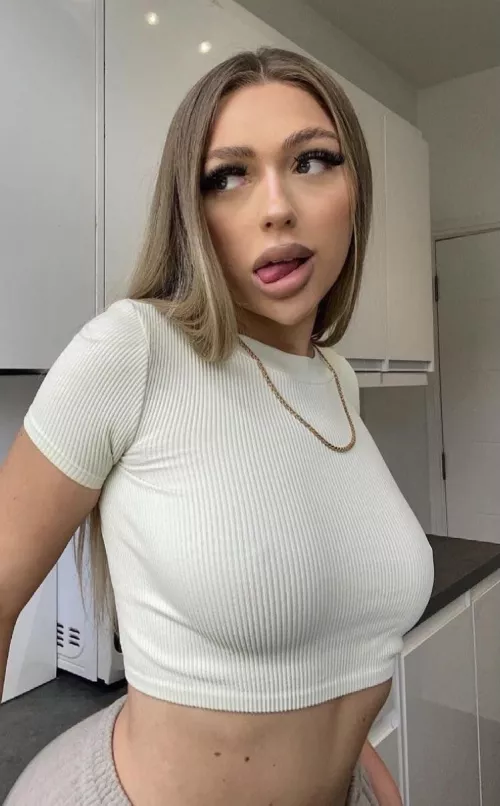 Poking through by degea0122