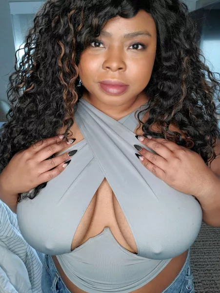 poking through.. by Coratexplorer