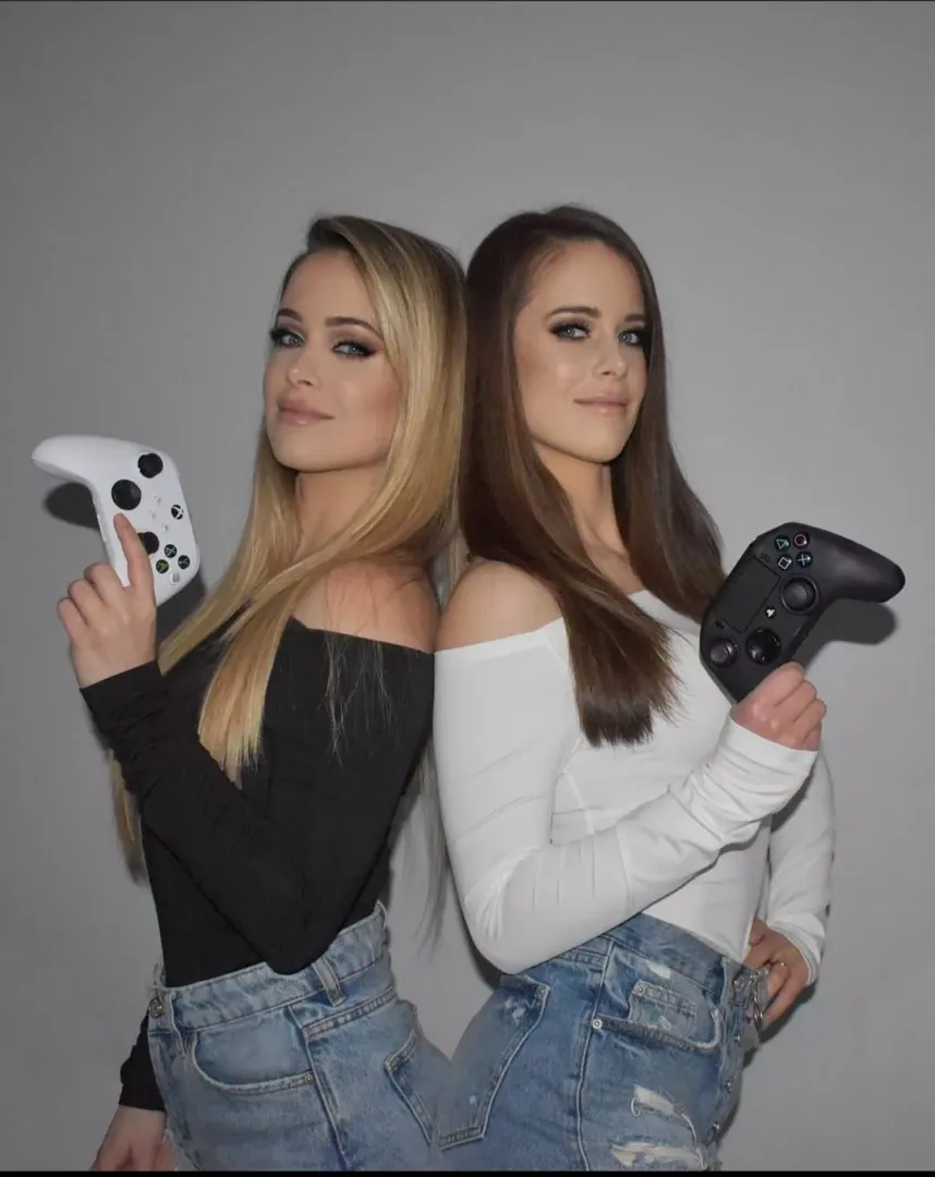 Polish twins posted by manticora1989