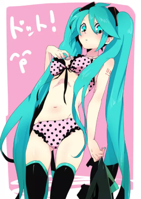 Polka dot pantsu by pblewdingston