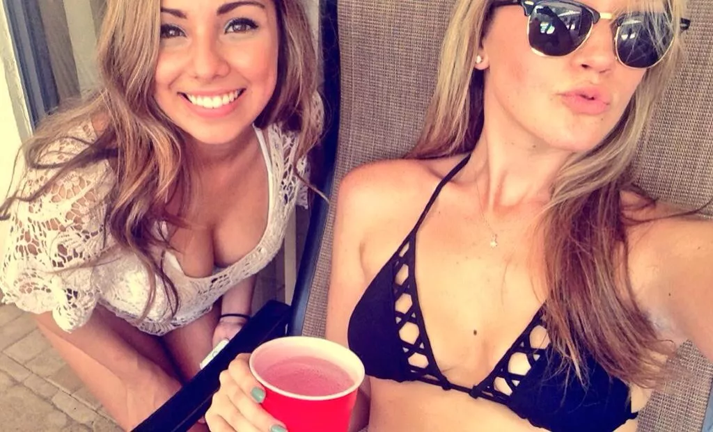 Pool Party posted by aabbccdefg