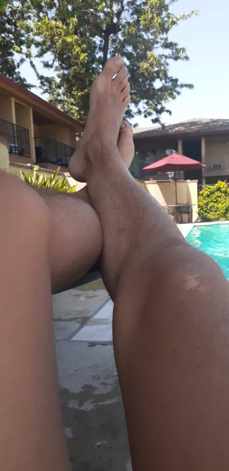 Poolside by kramboi30