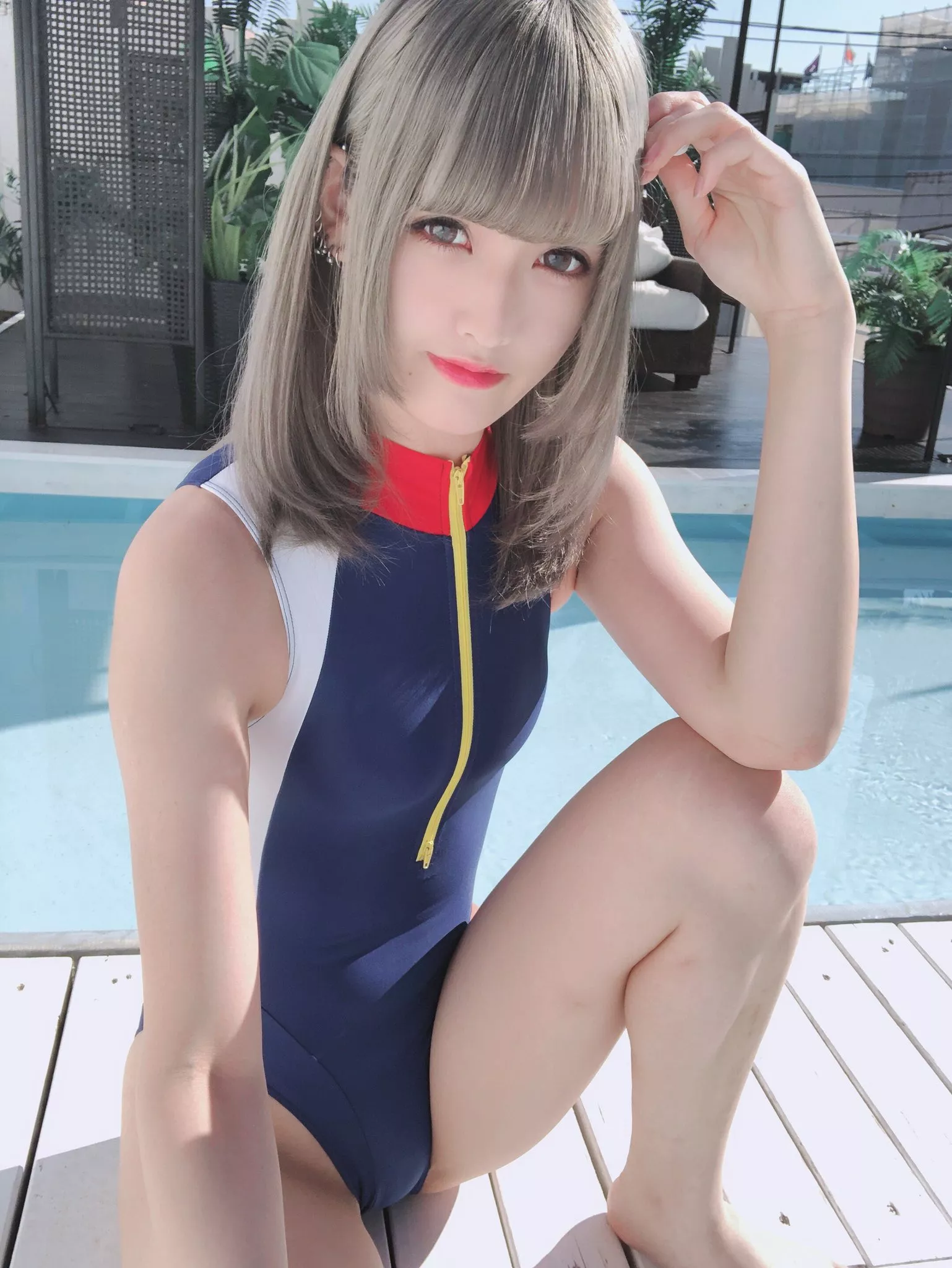 Poolside on a hot day posted by kopi78bali