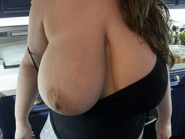 Popped one out by busty_von_tease